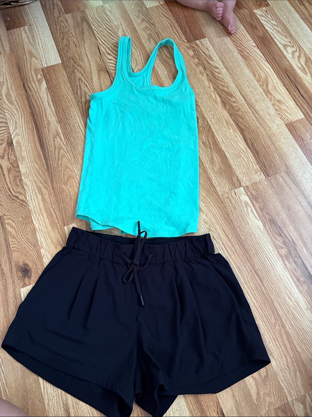 Lulu set sz 4 Mint Green Racerback Tank with Black Drawstring Shorts